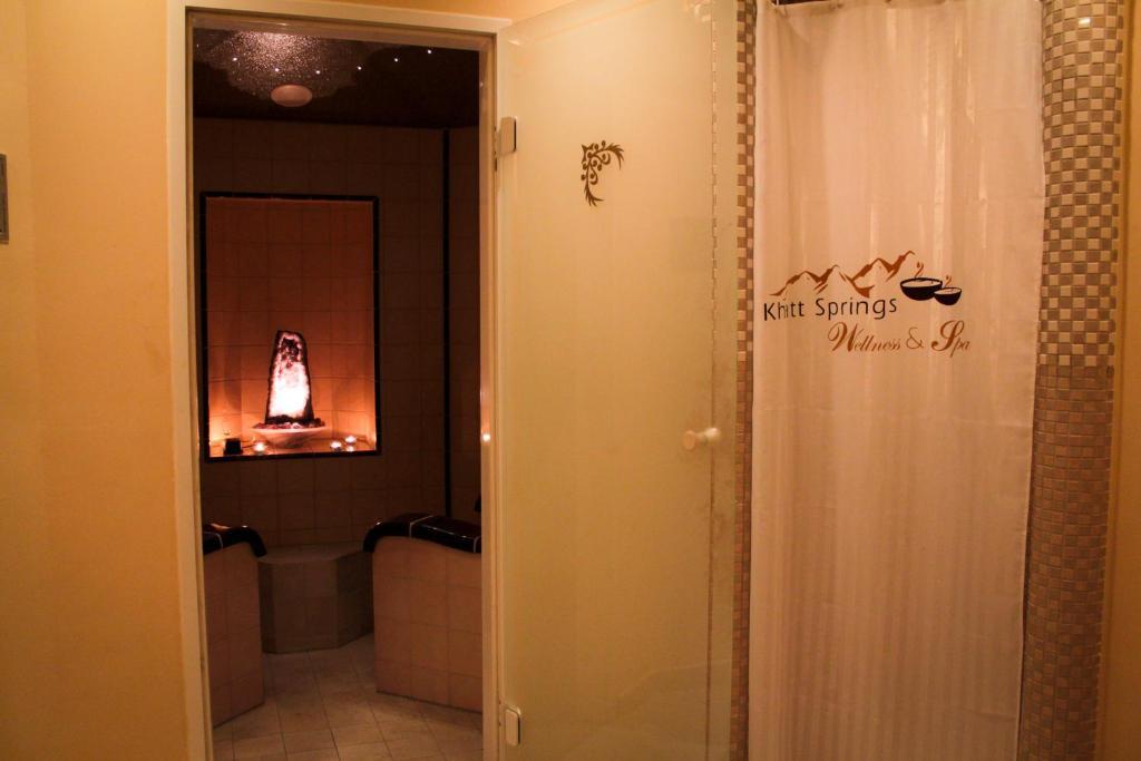 Golden Tulip Khatt Springs Resort & Spa Ras al-Khaimah Exterior photo