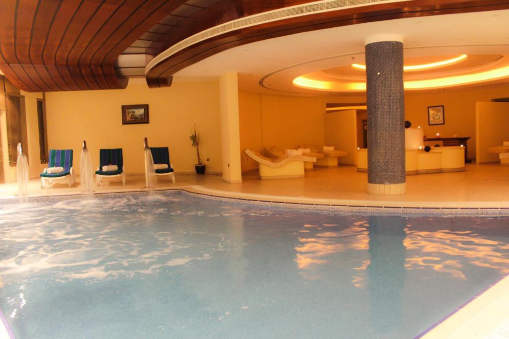 Golden Tulip Khatt Springs Resort & Spa Ras al-Khaimah Exterior photo