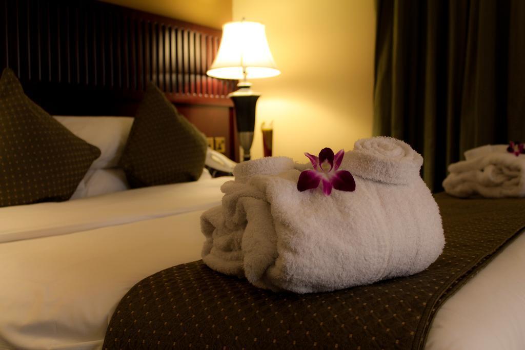 Golden Tulip Khatt Springs Resort & Spa Ras al-Khaimah Exterior photo