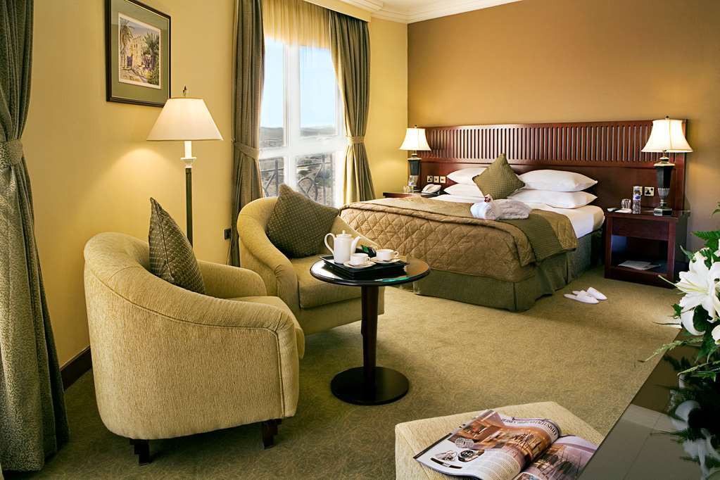 Golden Tulip Khatt Springs Resort & Spa Ras al-Khaimah Room photo